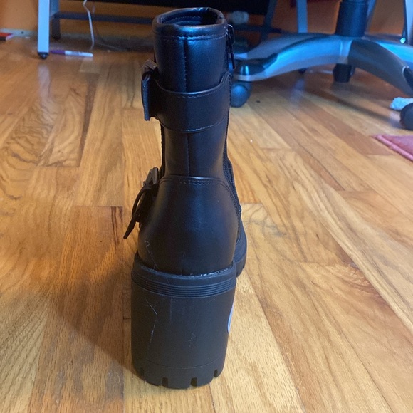 Esplrit Combat Boots size Seven 1/2. Zip up. - Picture 4 of 5